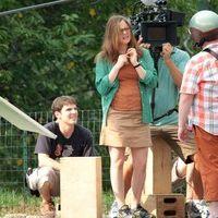 Alicia Silverstone - Alicia Silverstone on the film set of 'Gods Behaving Badly' | Picture 87577